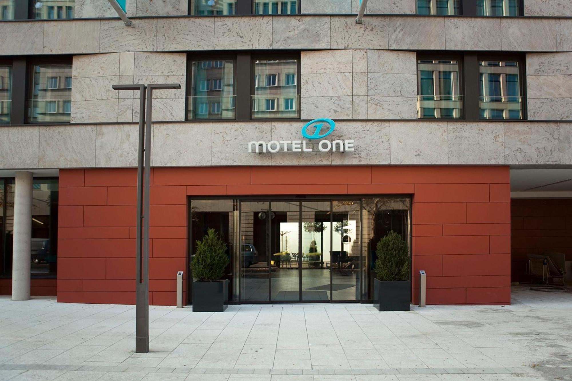 Motel One Stuttgart-Mitte Buitenkant foto